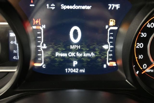 Used 2024 Jeep Gladiator Mojave w/ Technology Group AWD/4WD image 16