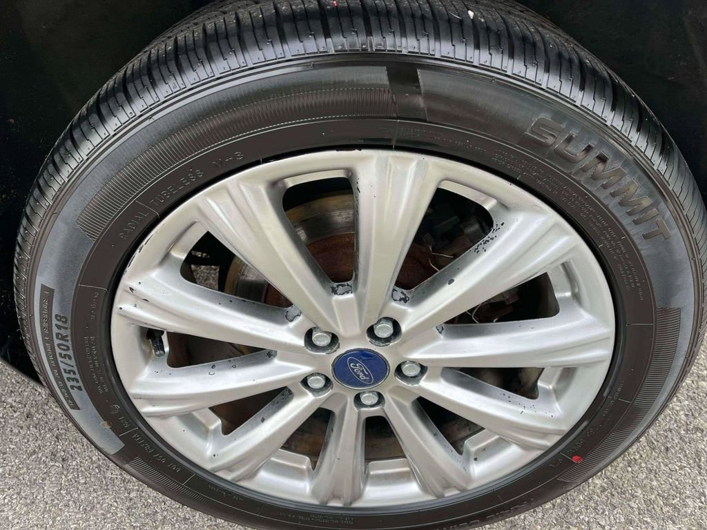 Used 2017 Ford Escape Titanium image 40