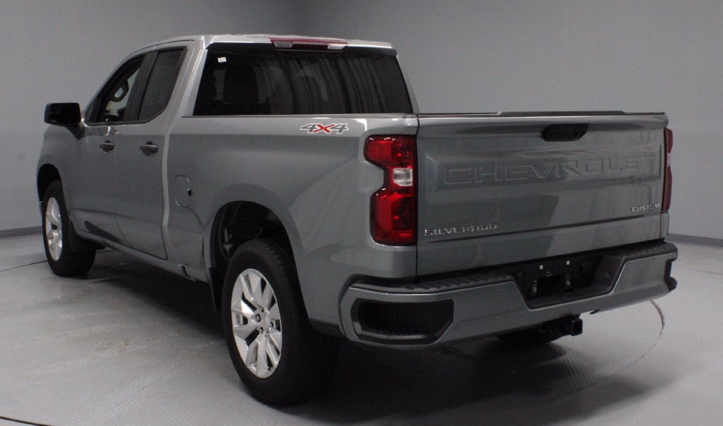 Used 2023 Chevrolet Silverado 1500 Custom AWD/4WD image 6