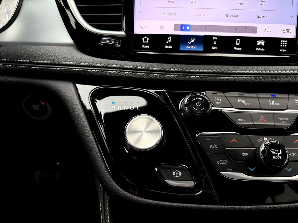 New 2026 Chrysler Pacifica Limited image 23