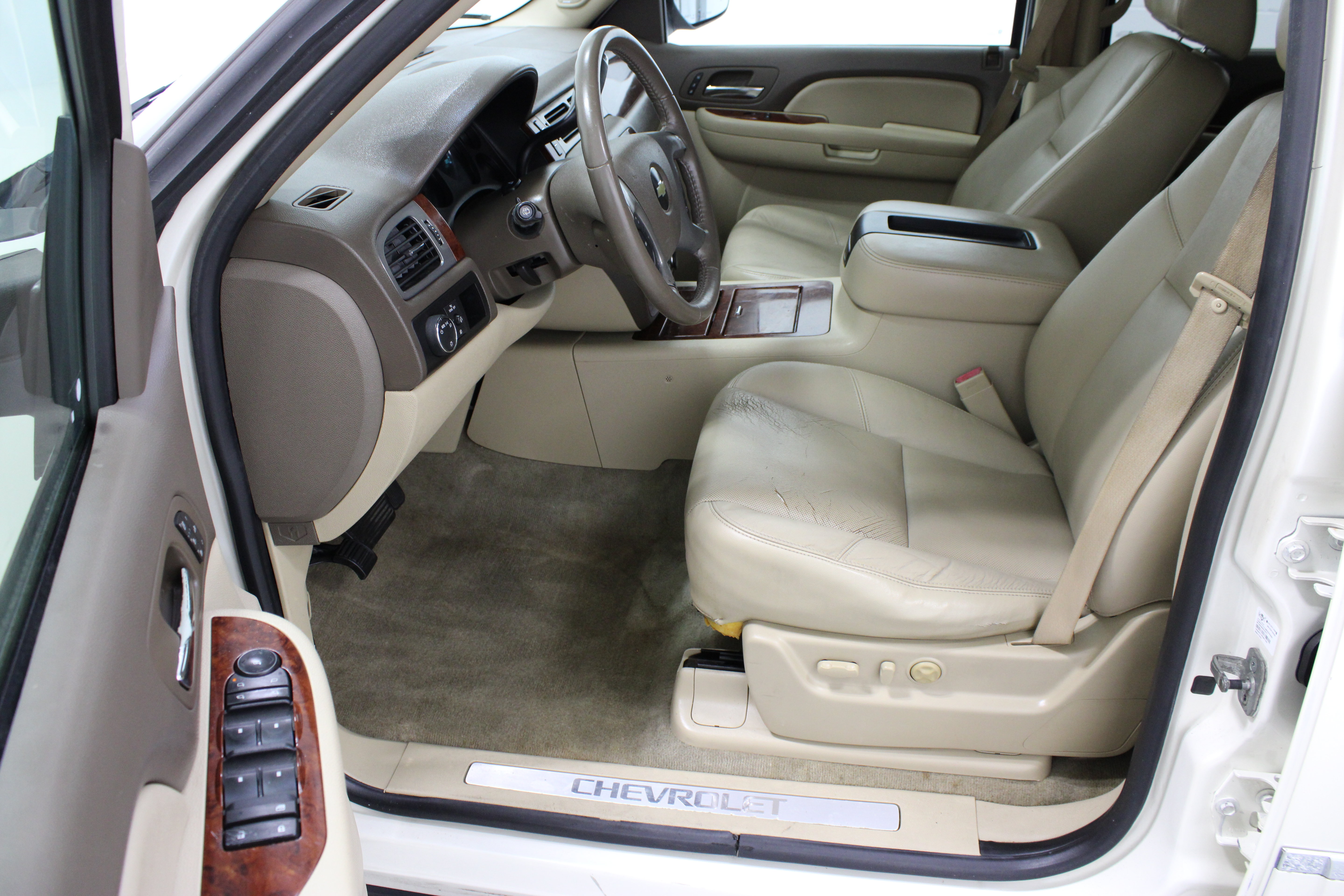 Used 2009 Chevrolet Tahoe LTZ RWD image 14