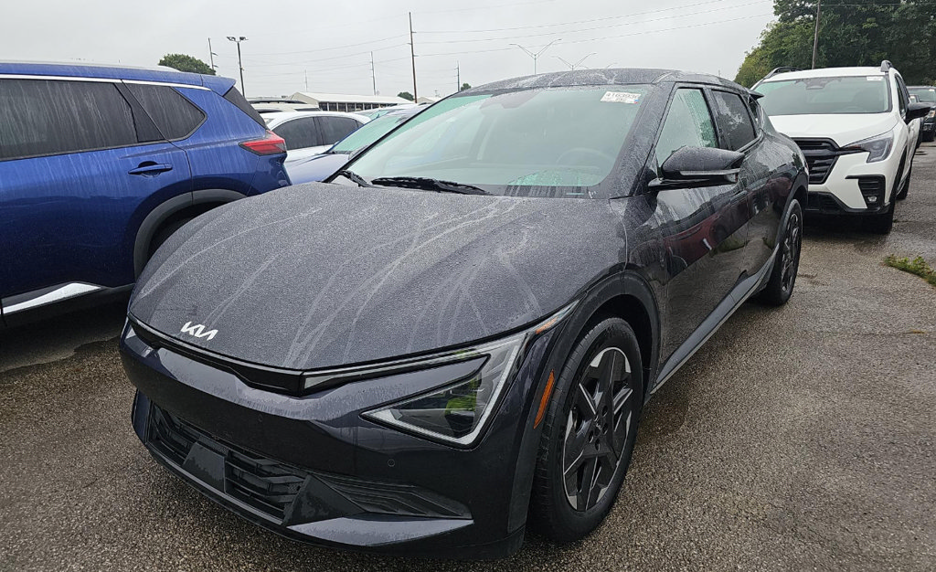 Certified 2025 Kia EV6 Light AWD/4WD image 3