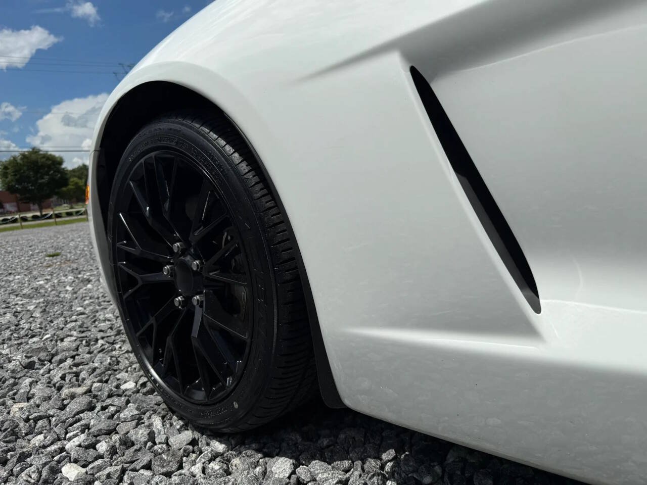 Used 2010 Chevrolet Corvette Coupe w/ Preferred Equipment Group RWD image 12