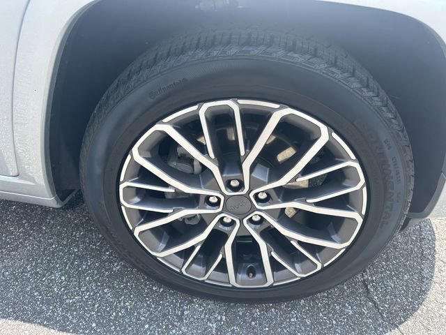 Used 2024 Jeep Grand Cherokee L Summit image 12