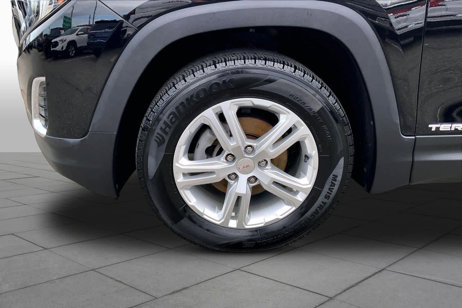 Used 2020 GMC Terrain SLE w/ Driver Convenience Package AWD/4WD image 11