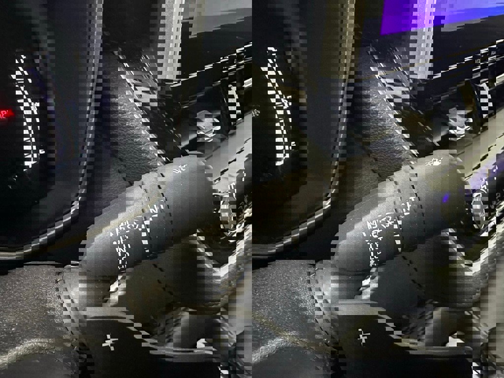 Used 2025 Toyota Corolla XSE image 22