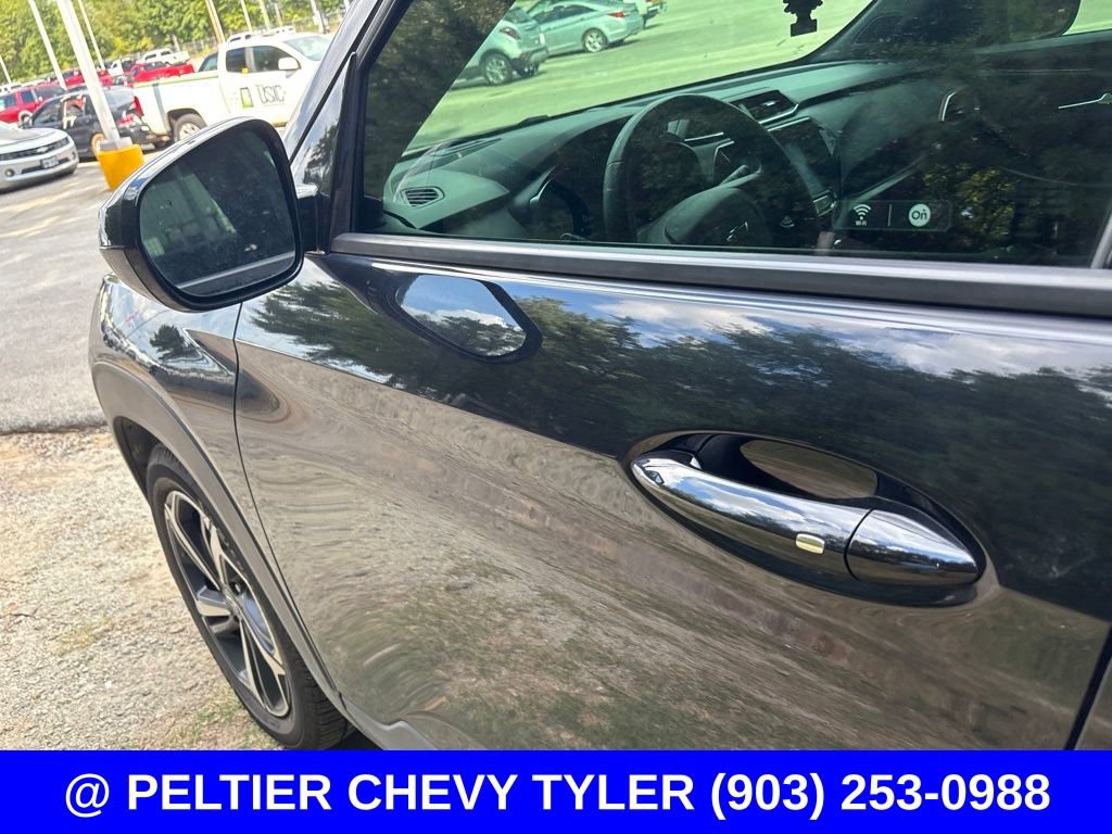 Used 2022 Chevrolet TrailBlazer RS w/ Sun and Liftgate Package FWD image 10