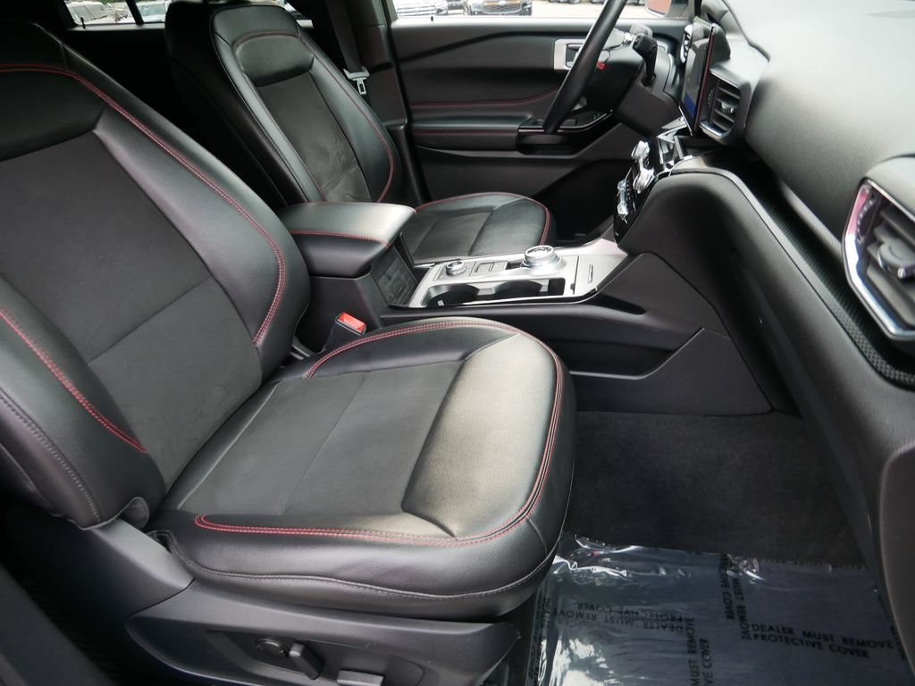 Certified 2023 Ford Explorer ST-Line AWD/4WD image 7