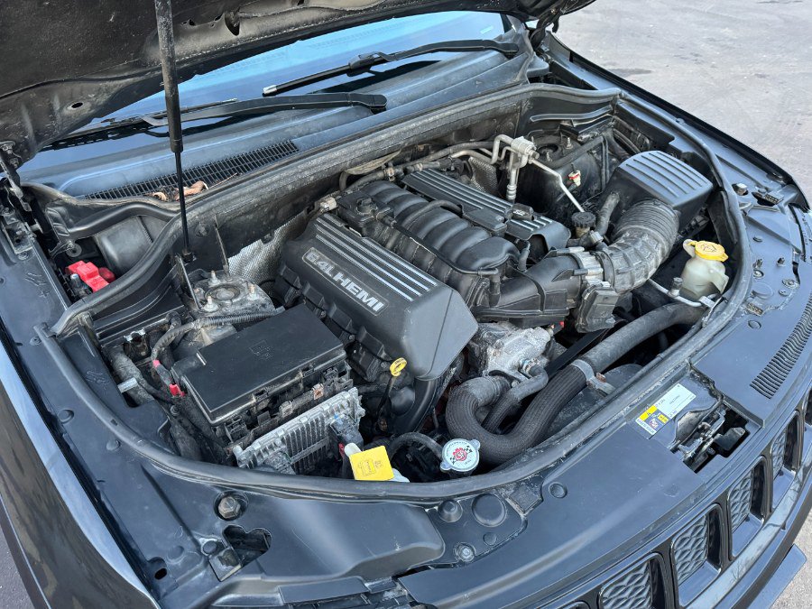 Used 2015 Jeep Grand Cherokee SRT w/ Luxury Group II image 25