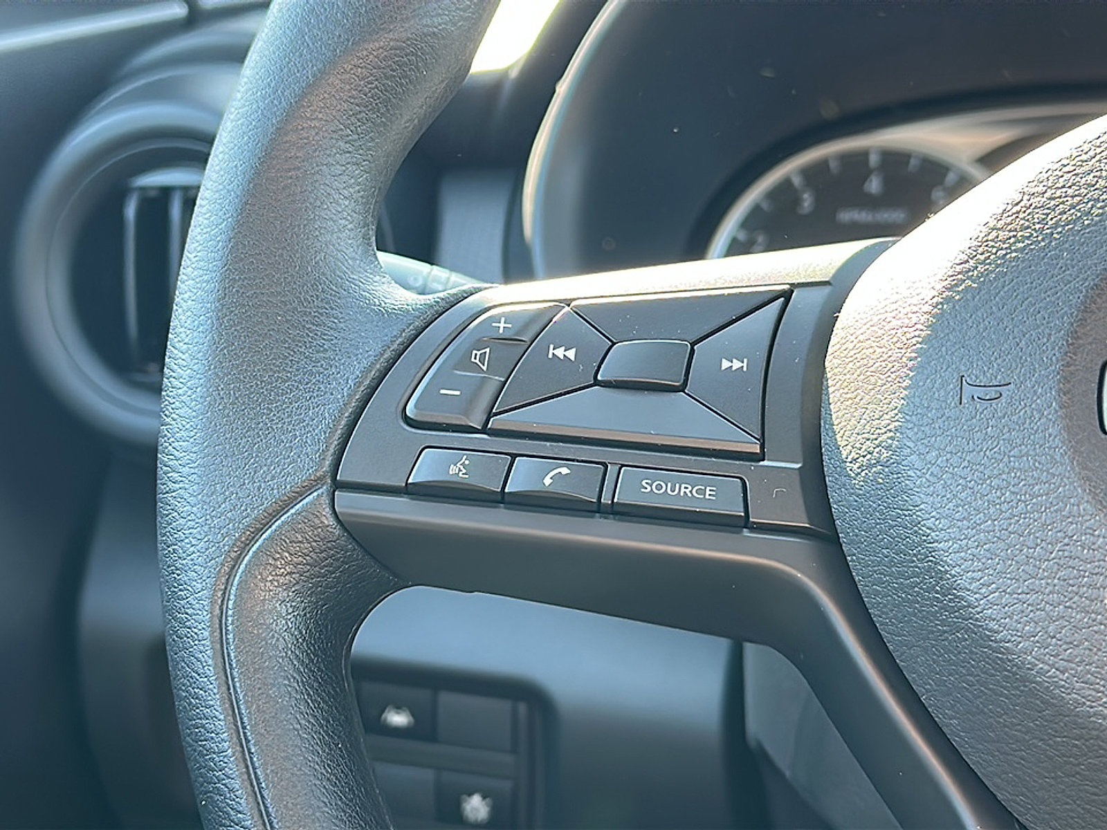 New 2025 Nissan Kicks Play S image 19