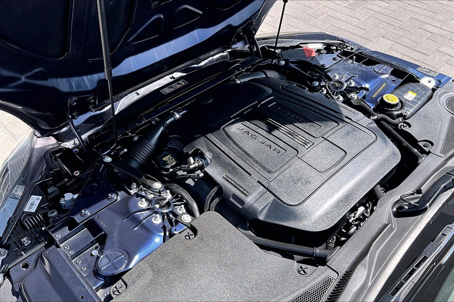 Used 2019 Jaguar F-TYPE Coupe RWD image 8