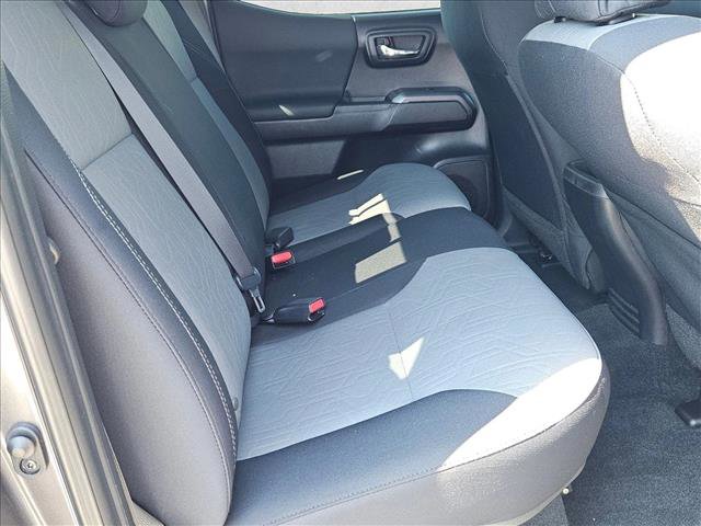 Used 2020 Toyota Tacoma TRD Sport w/ Technology Package image 19