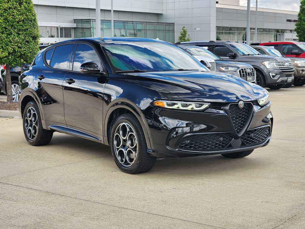Used 2025 Alfa Romeo Tonale AWD/4WD image 3
