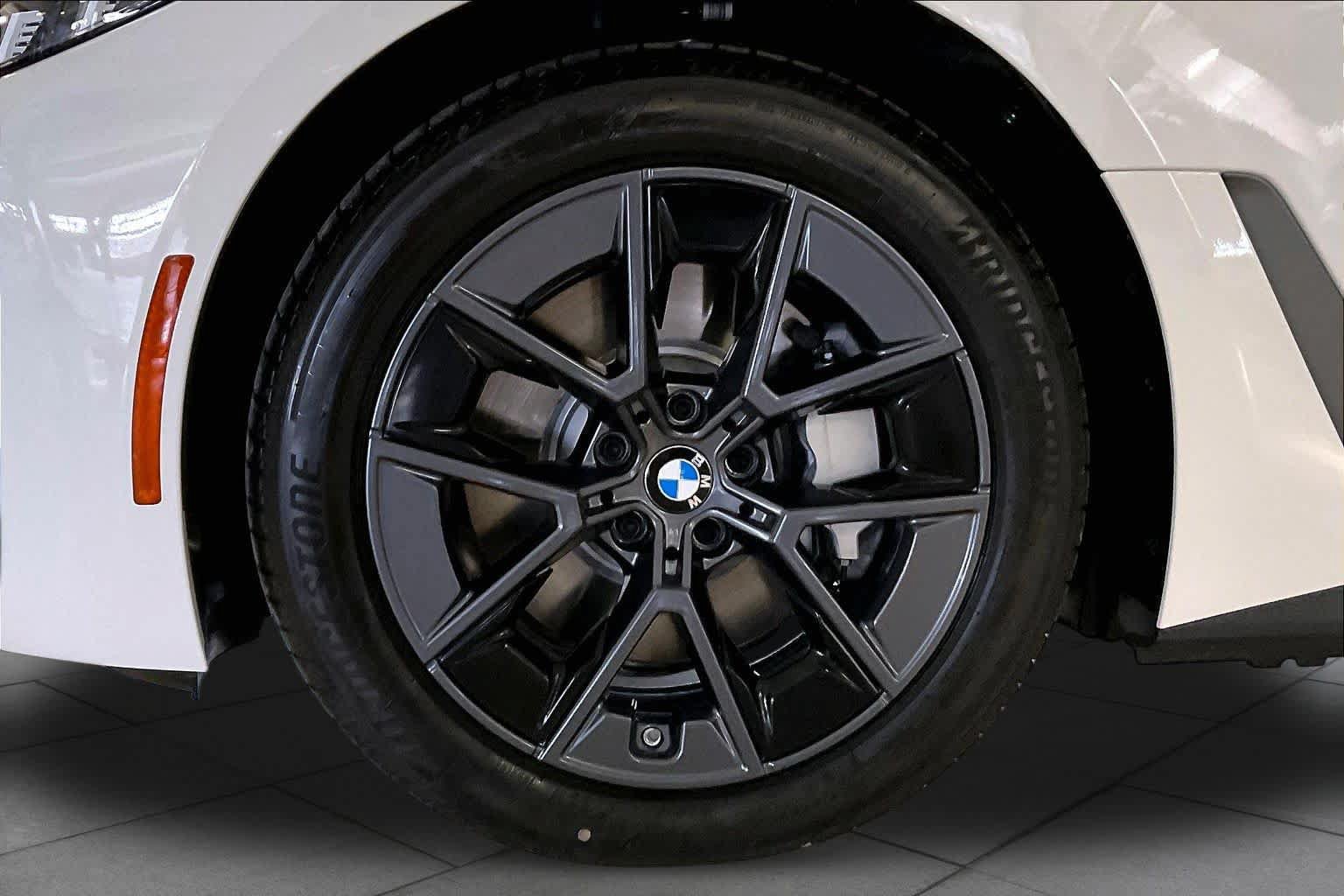 New 2026 BMW i4 xDrive40i AWD/4WD image 11