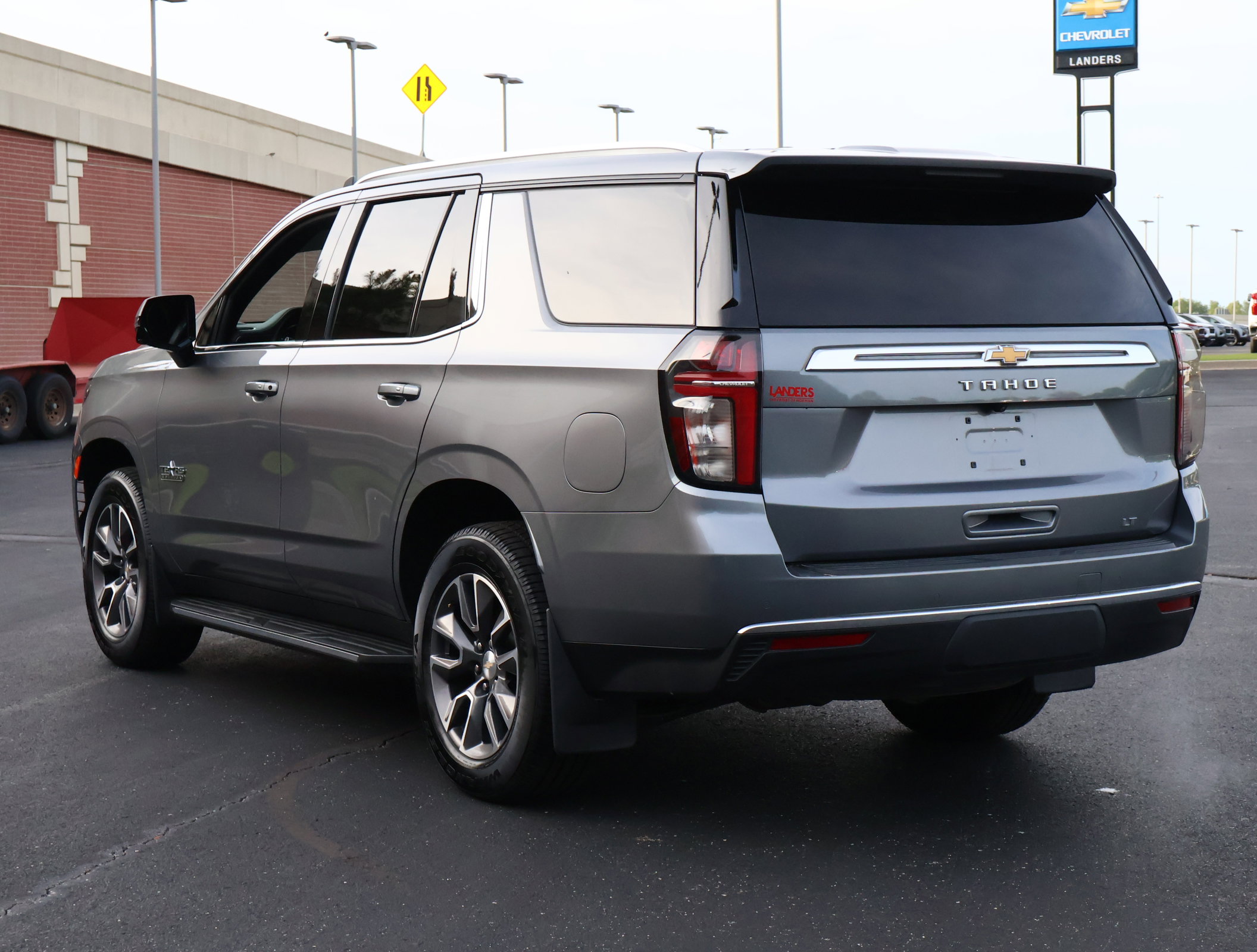 Used 2022 Chevrolet Tahoe LT w/ Luxury Package image 7