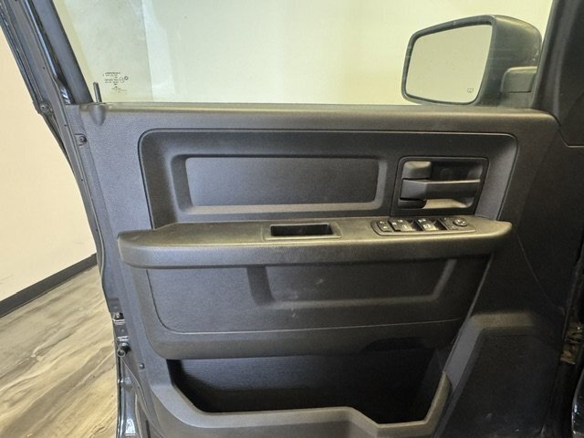 Used 2017 RAM 1500 Express AWD/4WD image 25