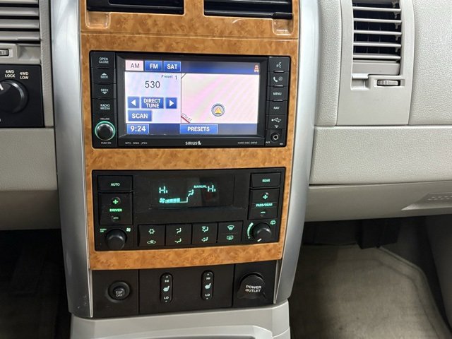 Used 2008 Chrysler Aspen Limited image 21