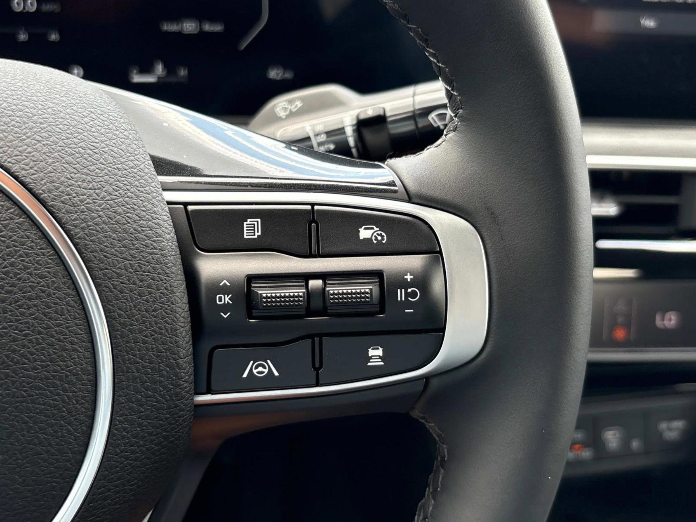 New 2025 Kia K5 EX image 25