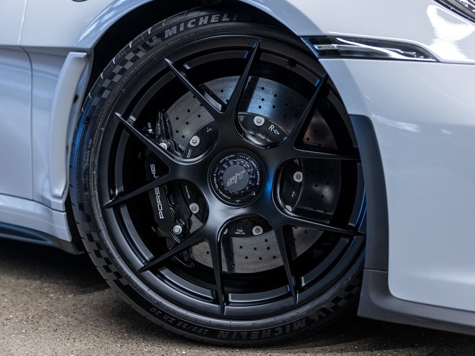 Certified 2024 Porsche 911 GT3 RS RWD image 19