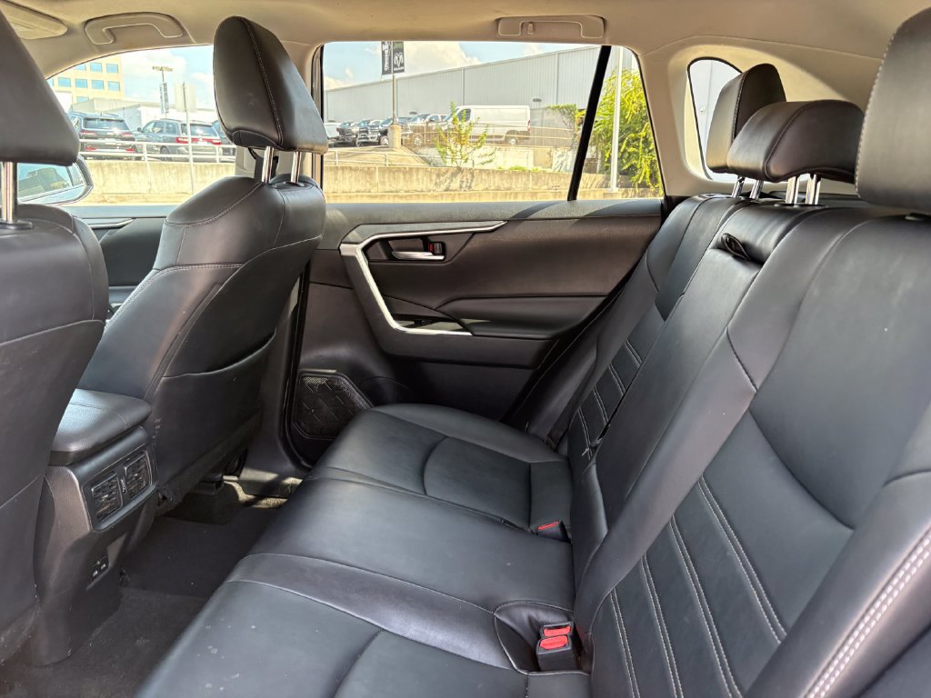 Used 2022 Toyota RAV4 XLE Premium FWD image 14