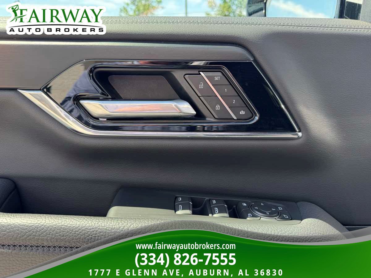 Used 2025 GMC Yukon Denali AWD/4WD image 21