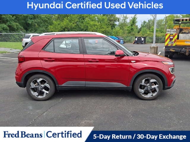 Used 2023 Hyundai Venue Limited FWD image 16