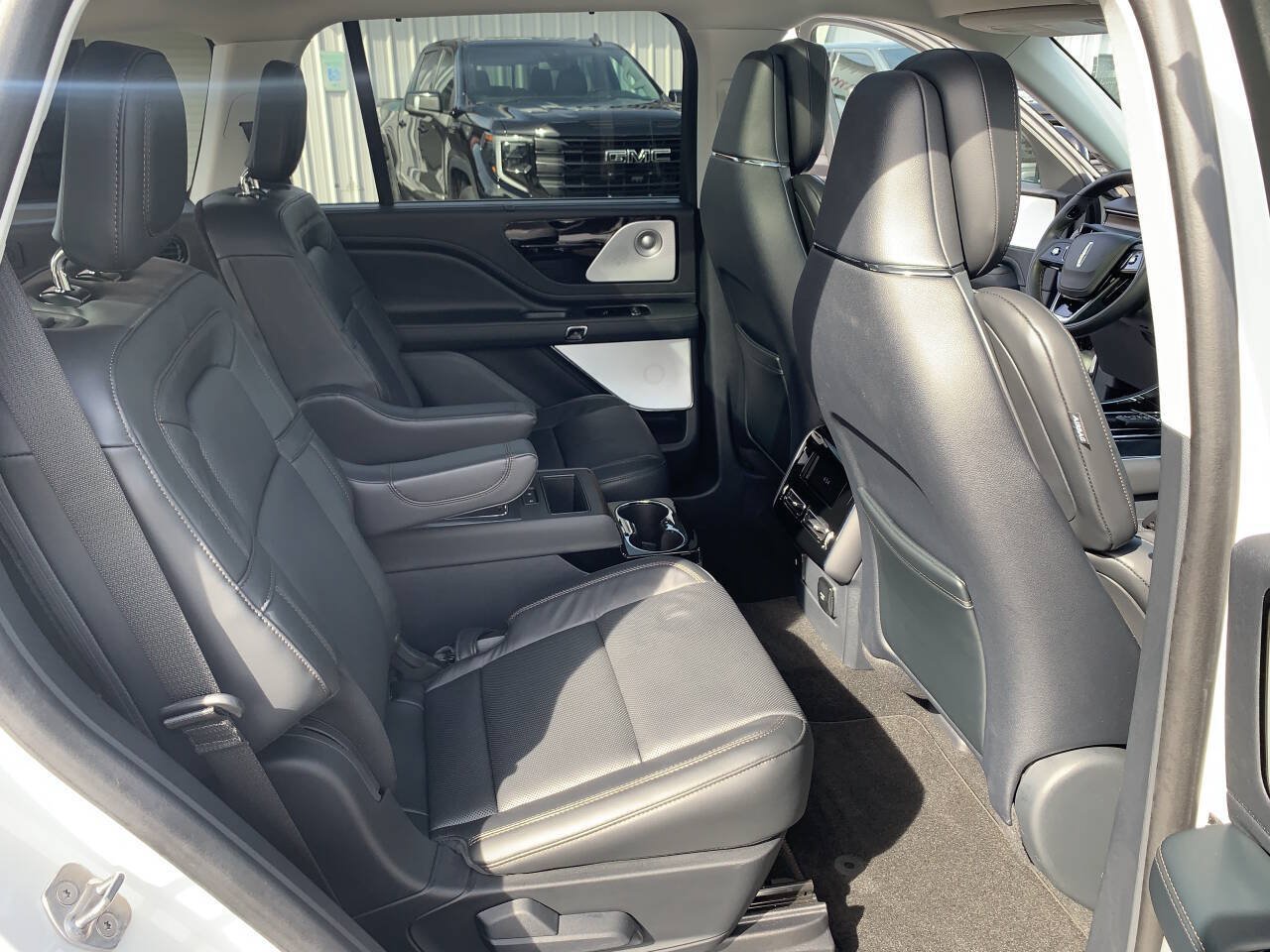 Used 2025 Lincoln Aviator Reserve w/ Luxury Package AWD/4WD image 28