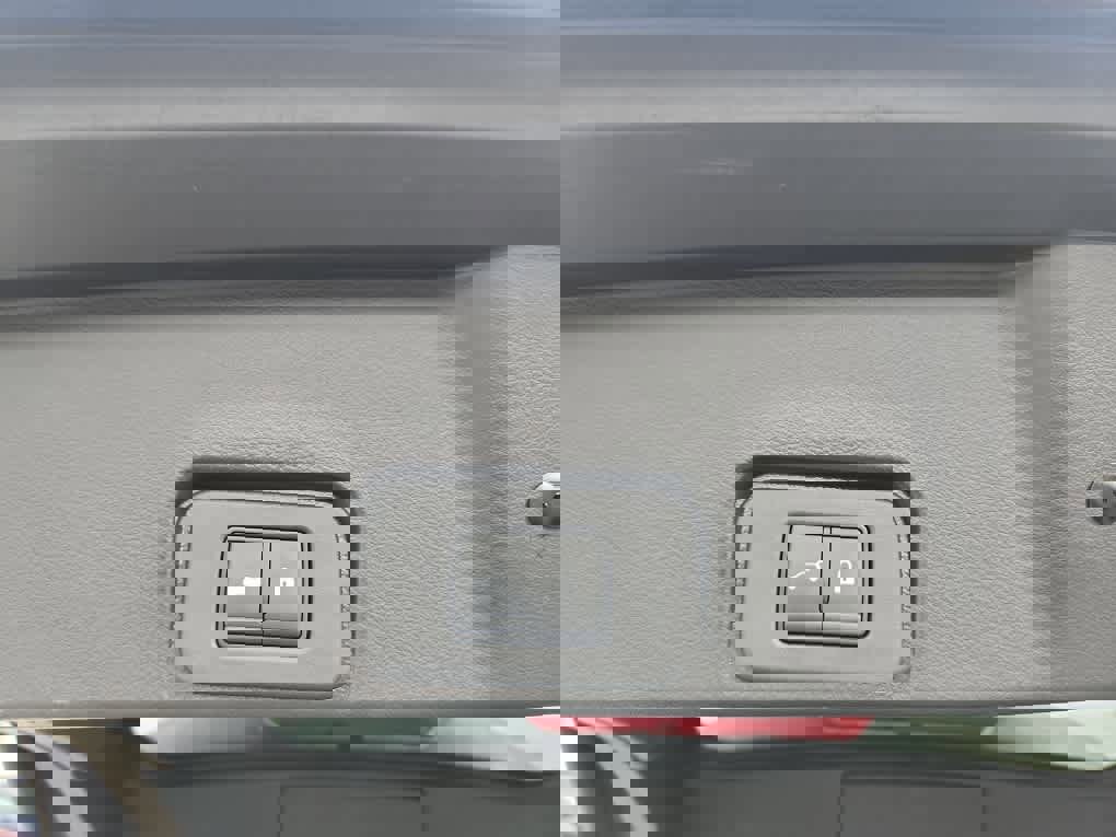 Used 2023 Nissan Rogue SV w/ SV Premium Package image 14