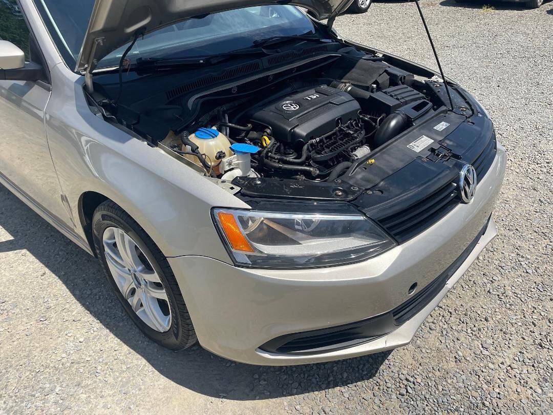 Used 2014 Volkswagen Jetta SE FWD image 25
