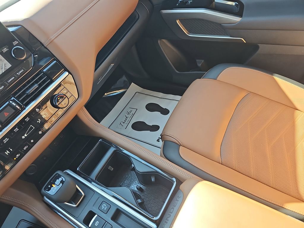 Used 2024 Nissan Pathfinder Platinum w/ Cargo Package image 30