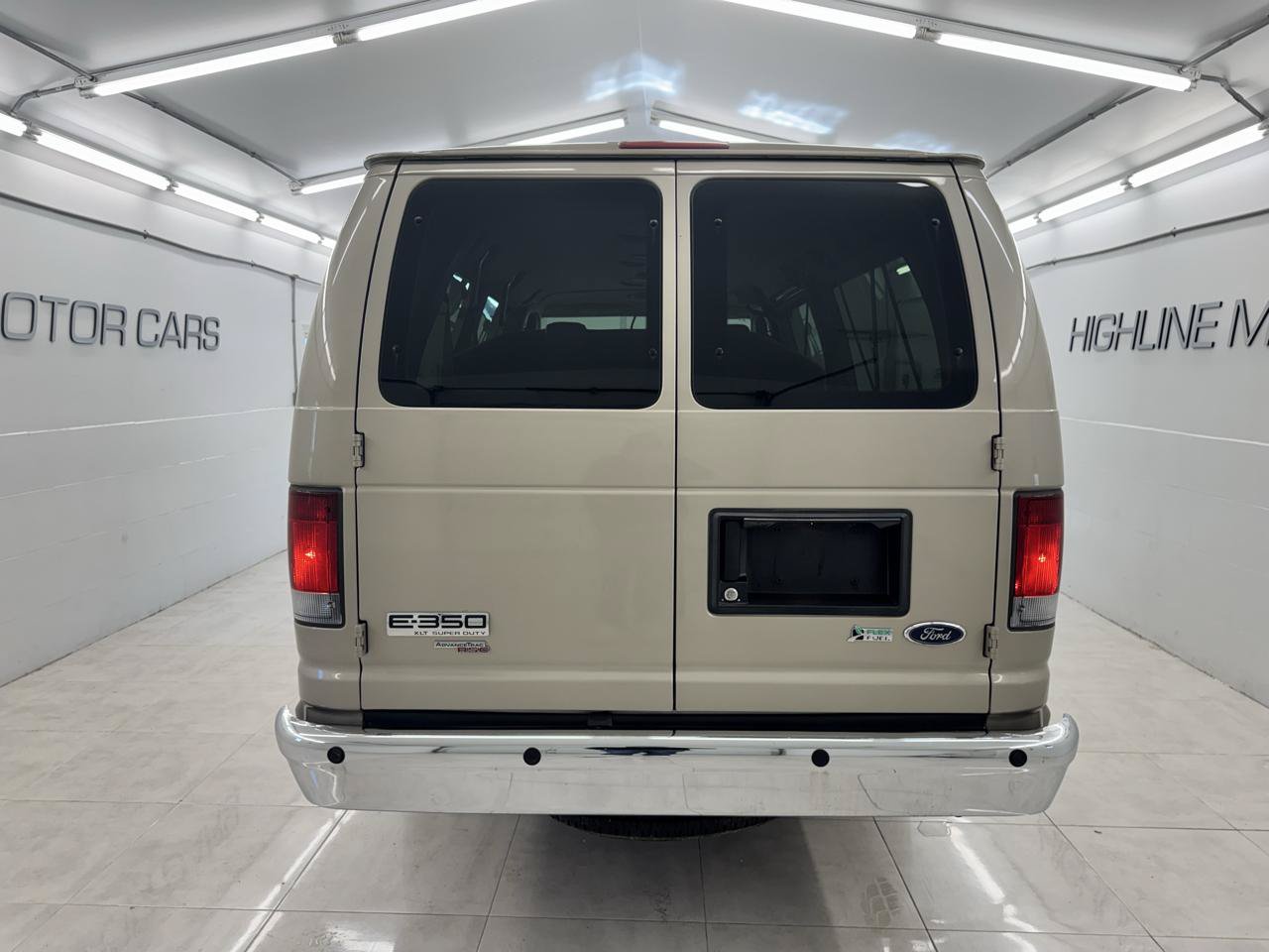 Used 2012 Ford E-350 and Econoline 350 XLT RWD image 5