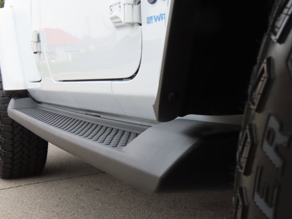 Used 2024 Jeep Wrangler High Altitude image 20