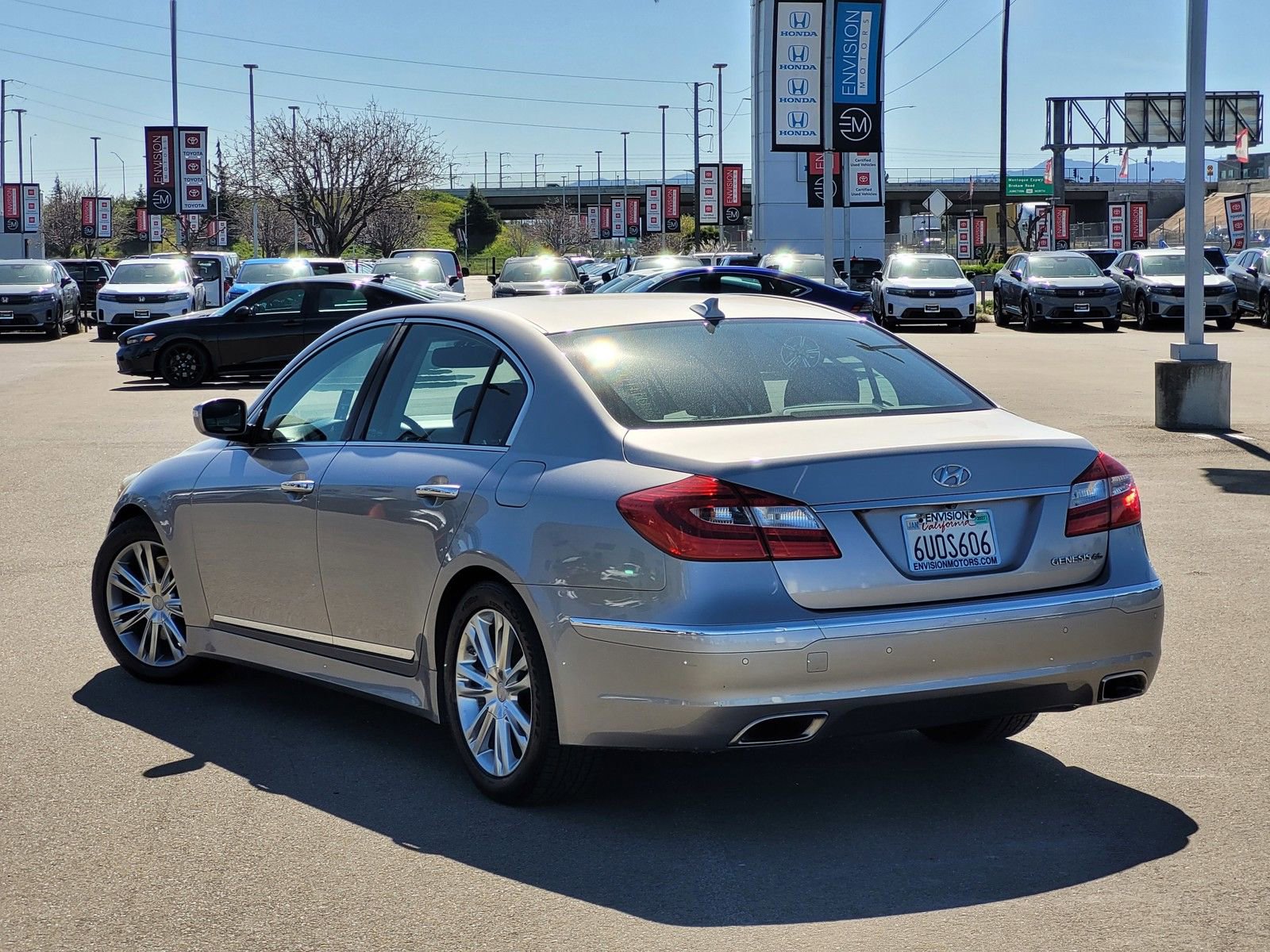 Used 2012 Hyundai Genesis 4.6 image 7