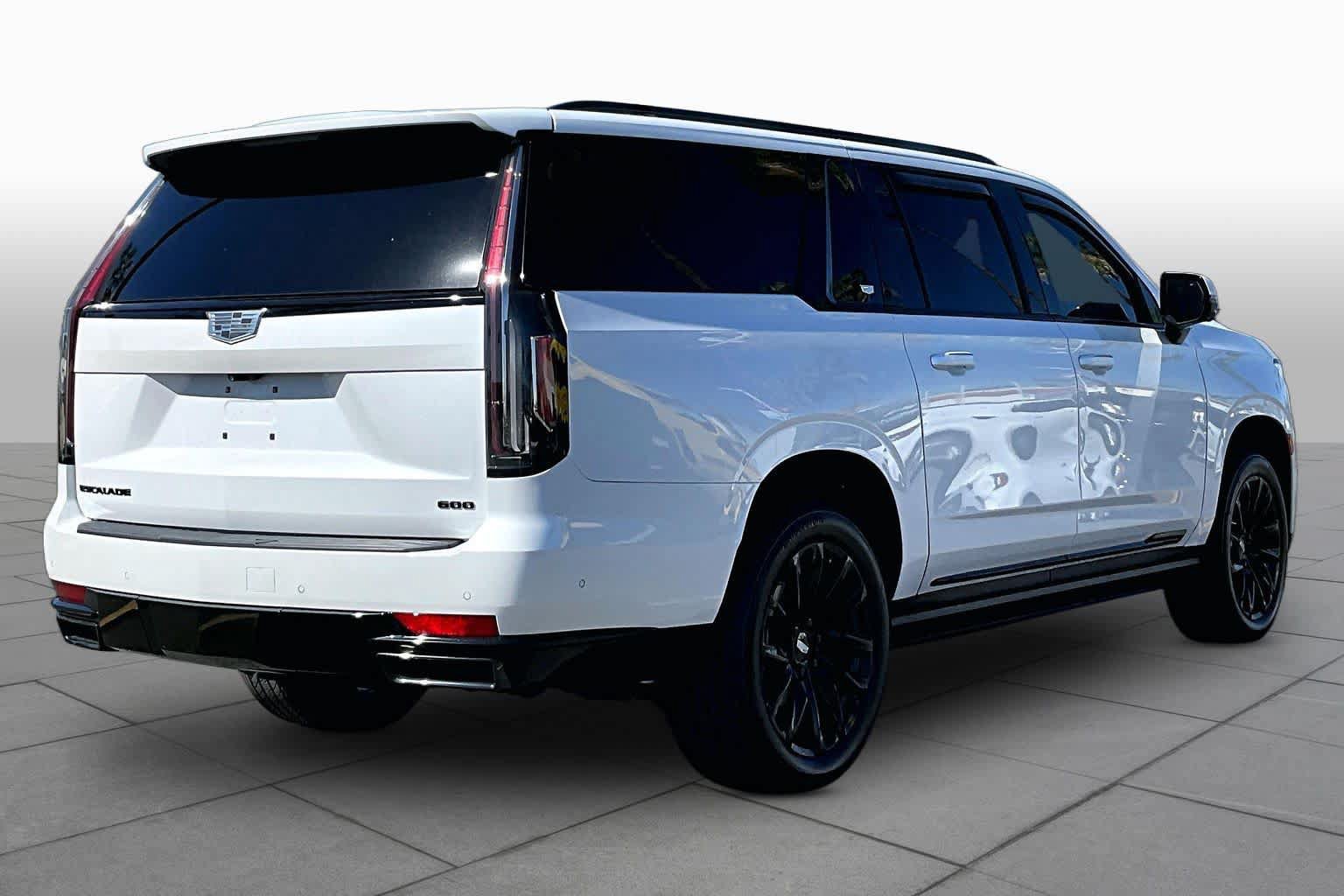 Used 2023 Cadillac Escalade ESV Sport Platinum w/ LPO, ONYX Package AWD/4WD image 12