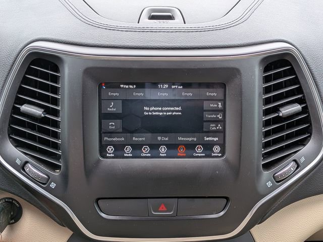 Used 2019 Jeep Cherokee Latitude w/ Popular Appearance Group image 18