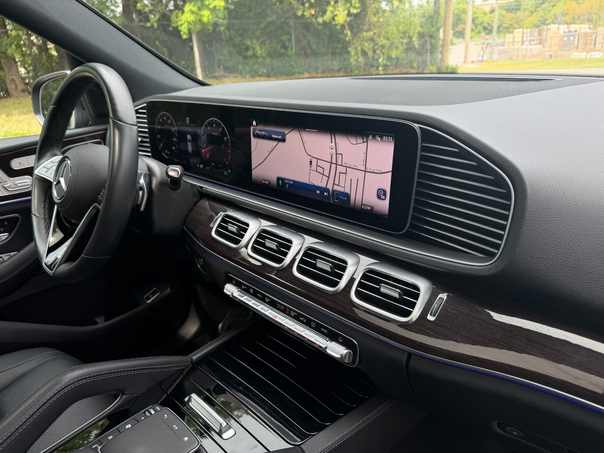 Used 2025 Mercedes-Benz GLE 350 4MATIC image 23