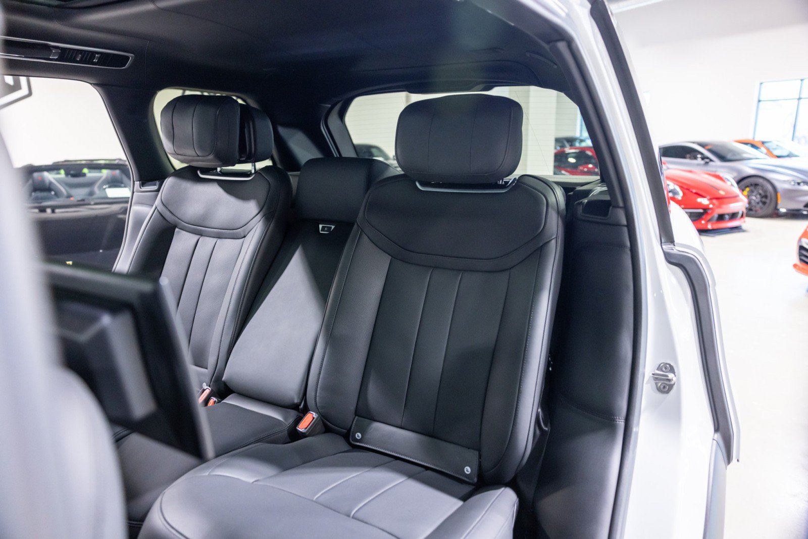 Used 2024 Land Rover Range Rover Long Wheelbase Autobiography AWD/4WD image 34