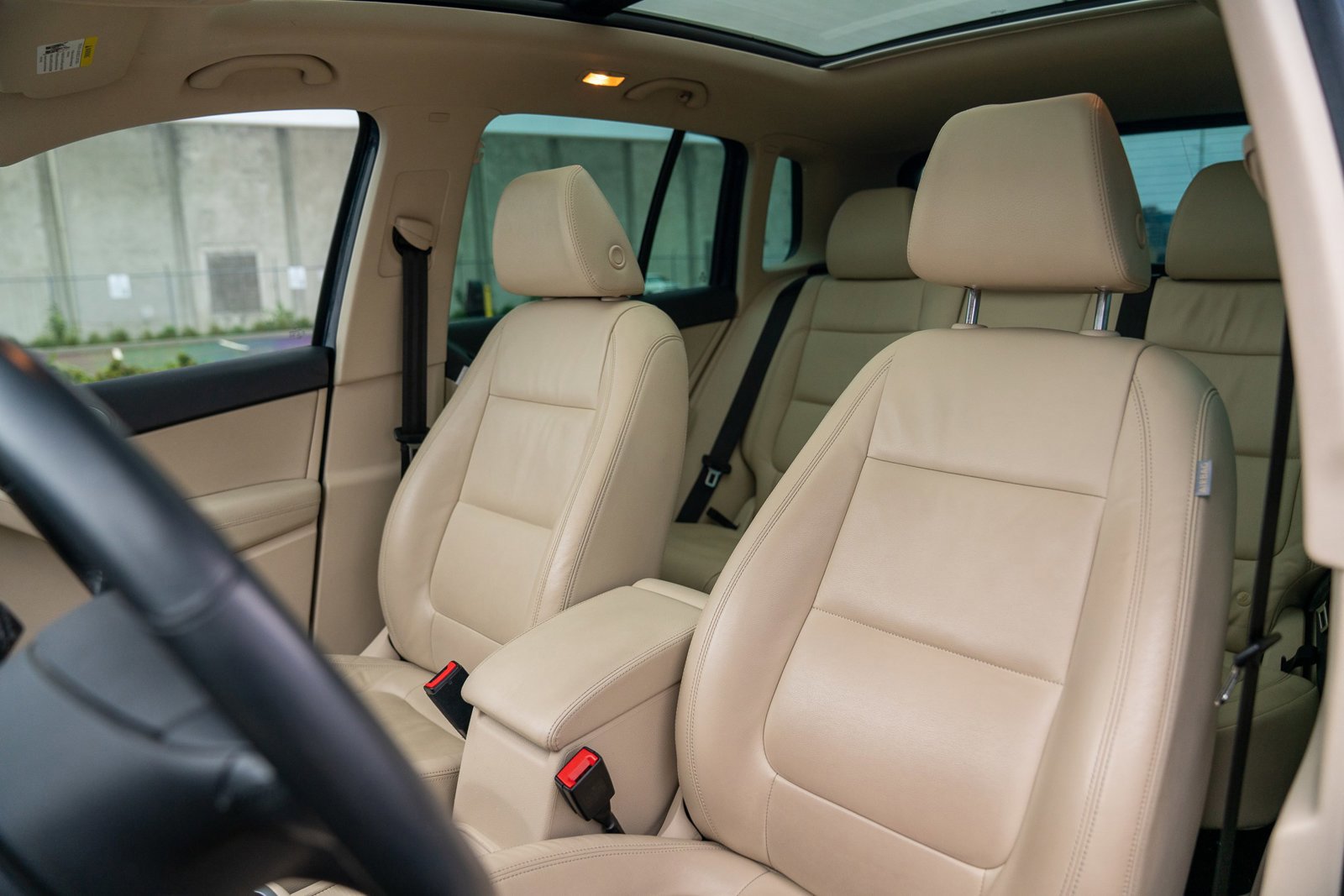 Used 2016 Volkswagen Tiguan SEL image 5