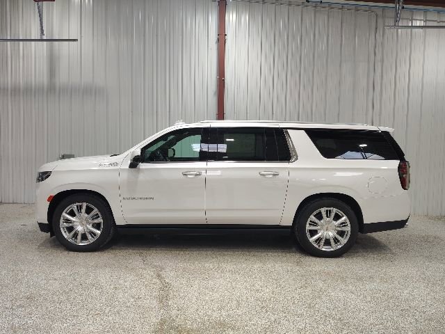 Used 2023 Chevrolet Suburban High Country AWD/4WD image 7
