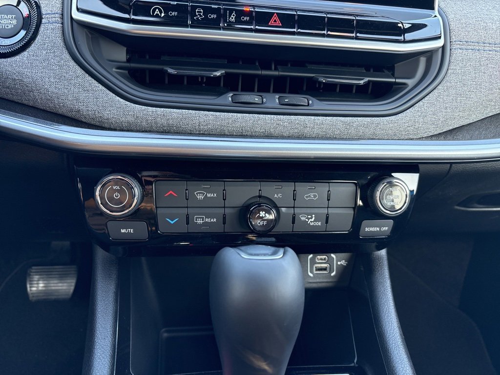 New 2026 Jeep Compass Latitude image 14