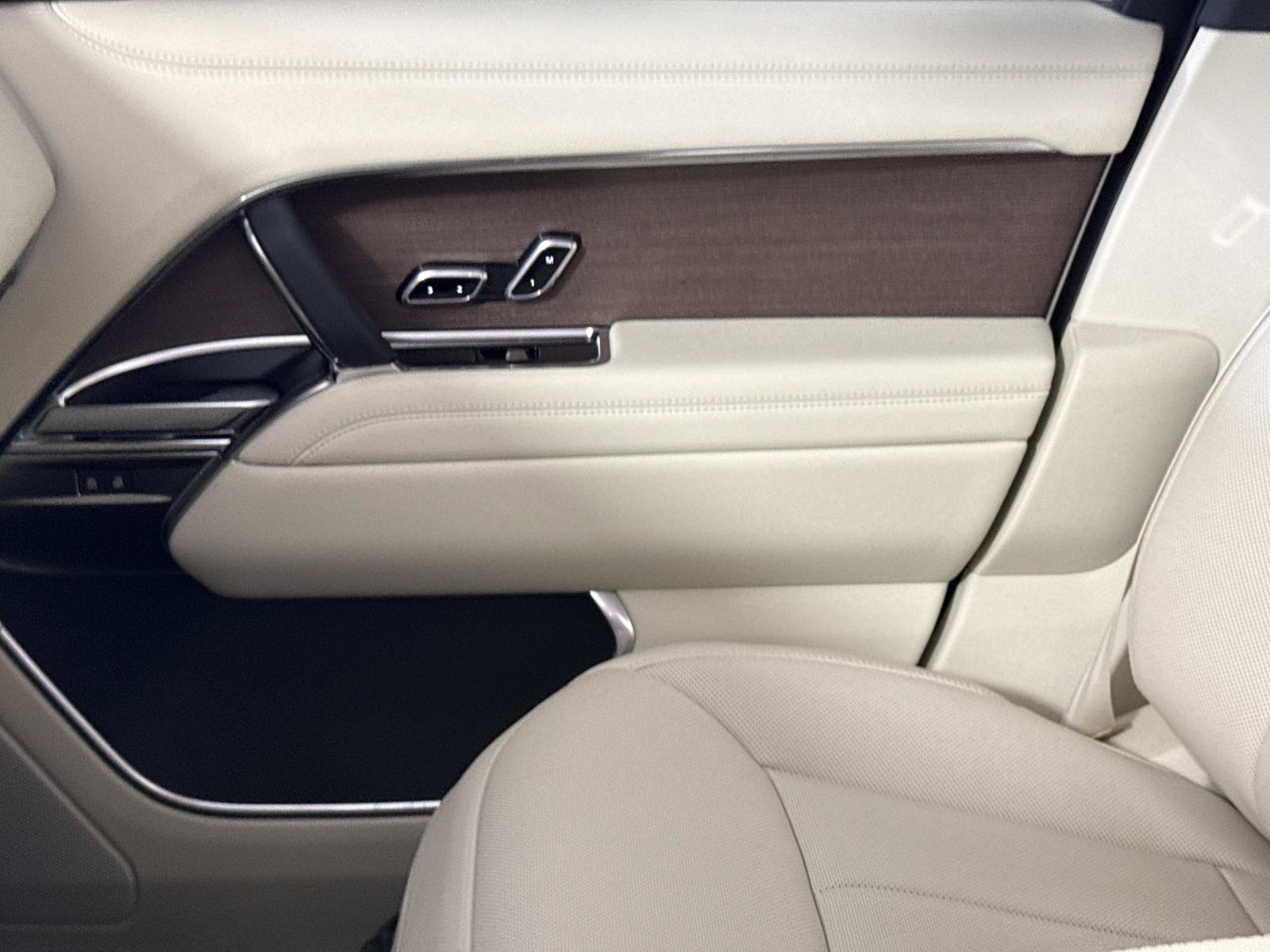 New 2026 Land Rover Range Rover SE AWD/4WD image 22