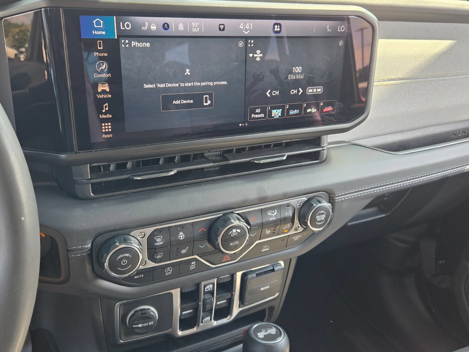 Used 2025 Jeep Wrangler Unlimited Sahara AWD/4WD image 20