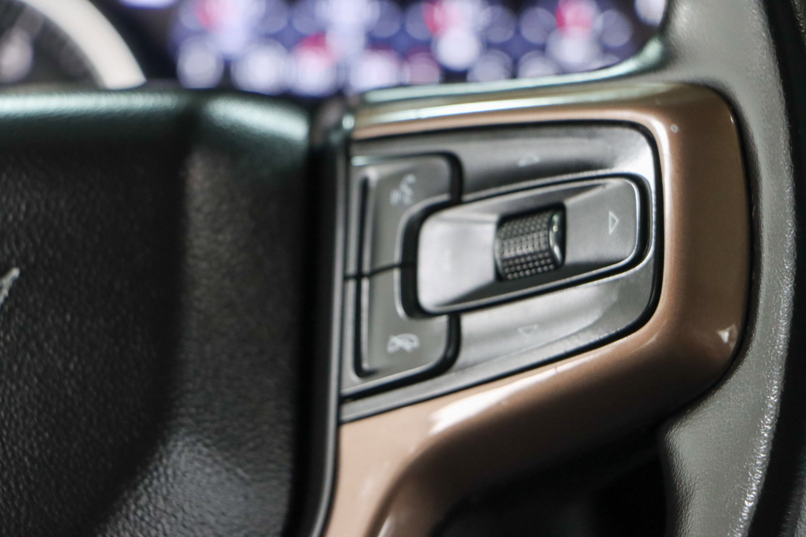 Used 2023 Chevrolet Silverado 2500 High Country w/ Z71 Off-Road Package image 15