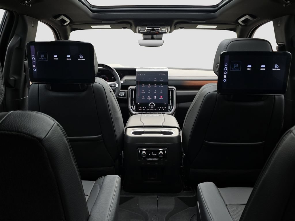 Used 2026 GMC Yukon Denali w/ Advanced Technology Package AWD/4WD image 12