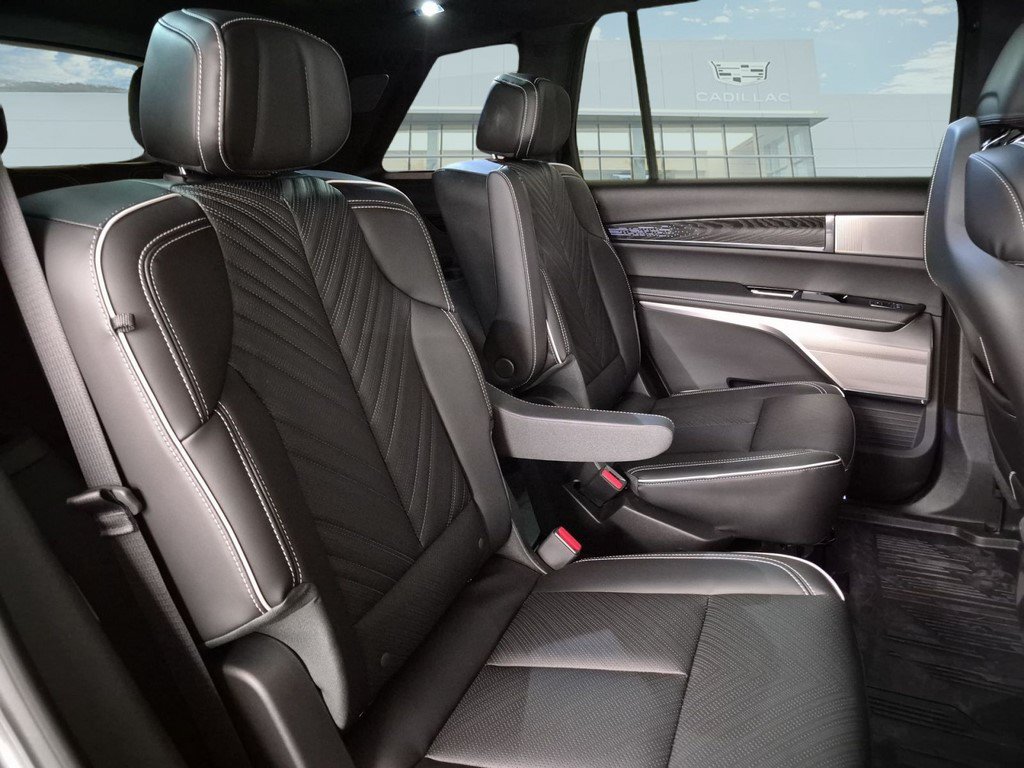 Certified 2026 Cadillac Vistiq Premium Luxury w/ LPO, Floor Liner Package AWD/4WD image 12