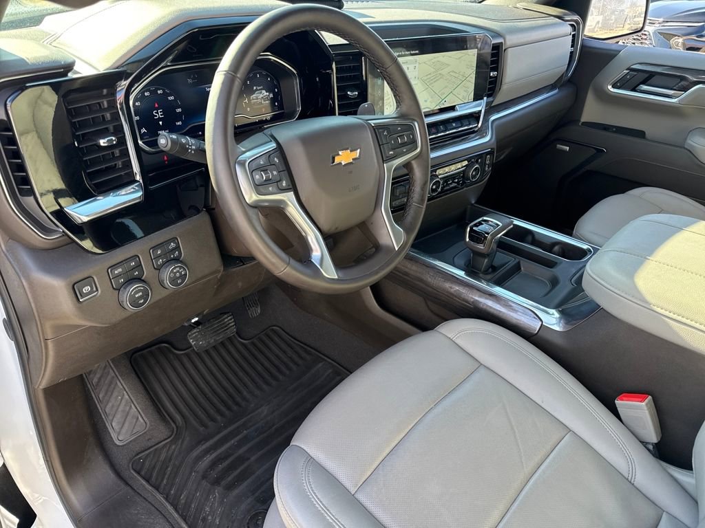 Used 2025 Chevrolet Silverado 1500 LTZ image 18