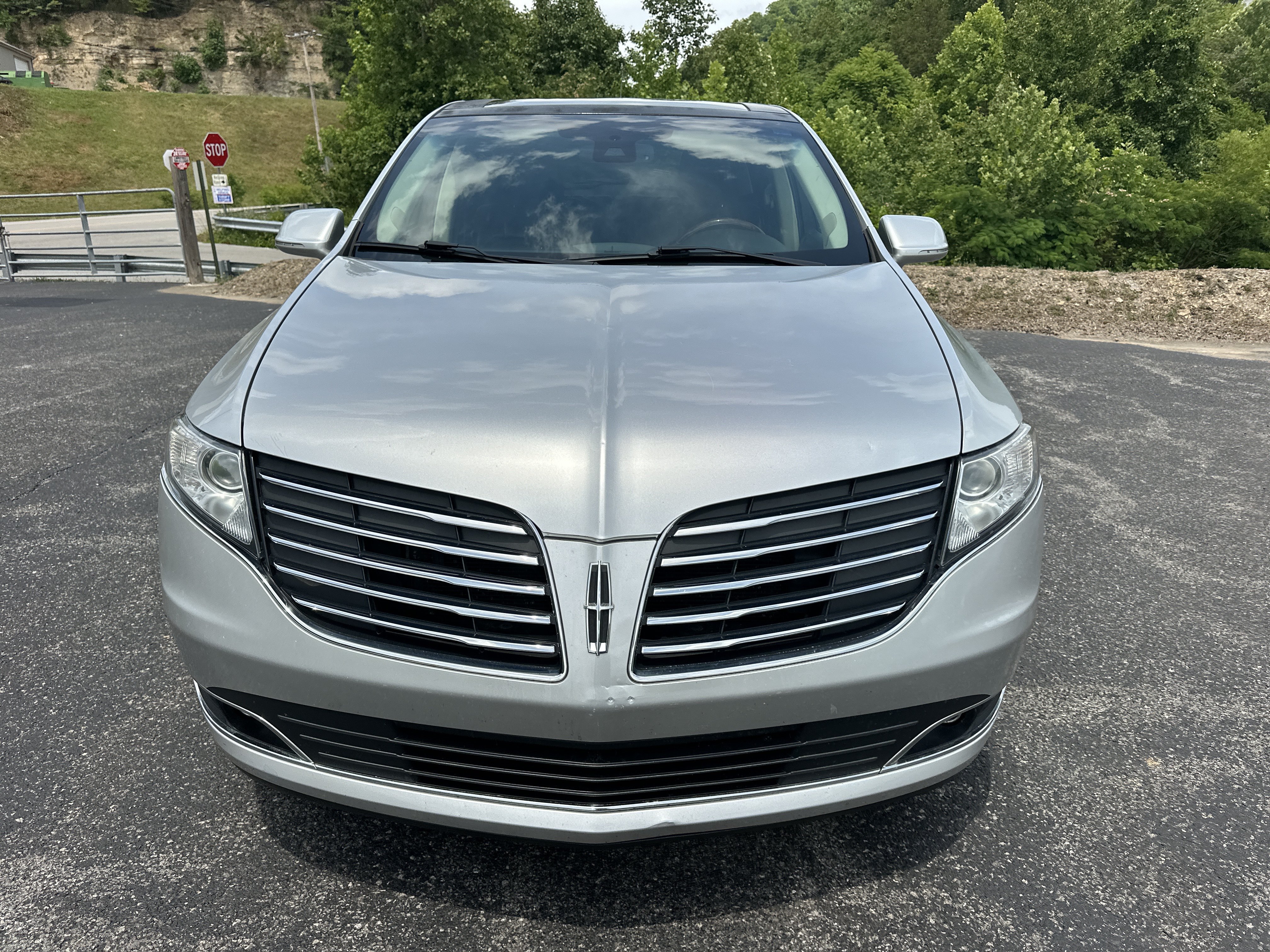 Used 2019 Lincoln MKT AWD image 7