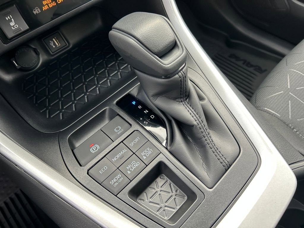 New 2025 Toyota RAV4 XLE image 16