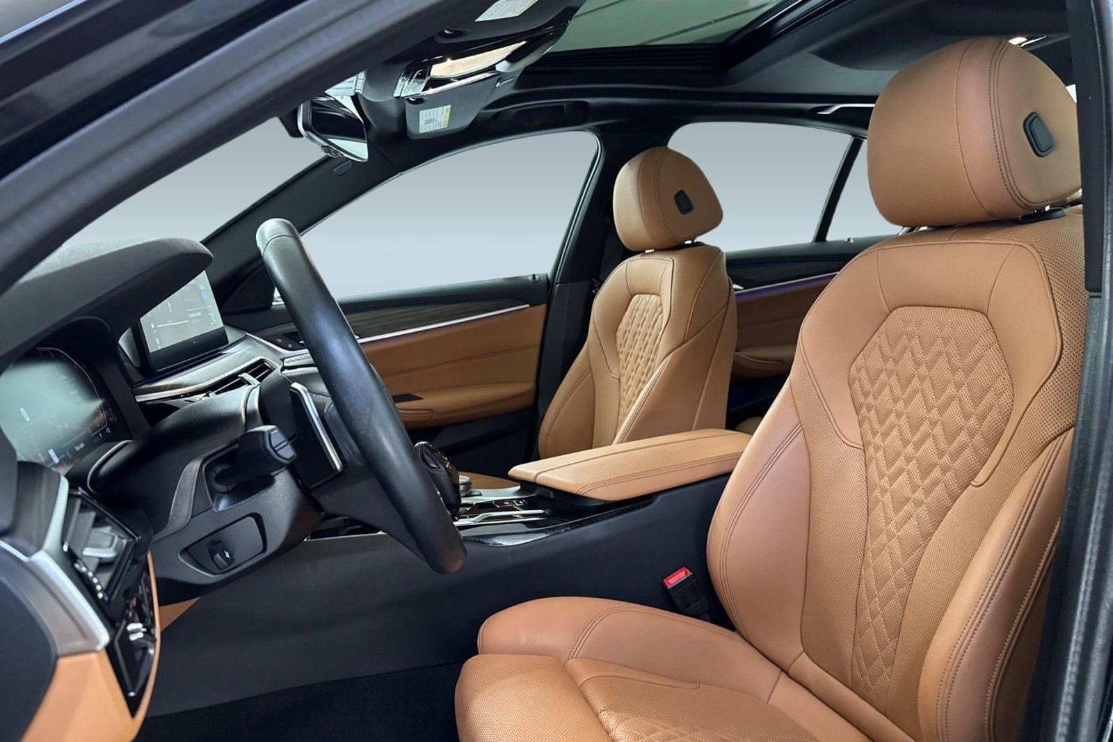 Certified 2023 BMW 530i w/ Convenience Package image 5
