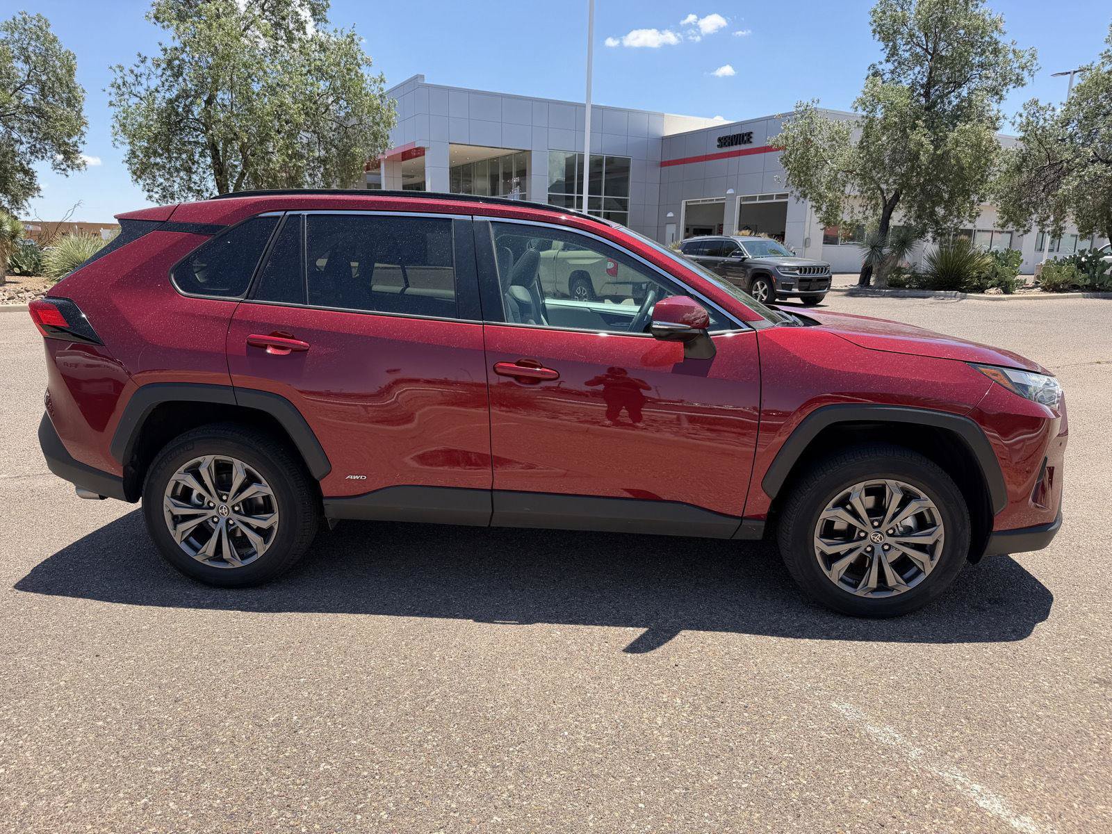 Used 2023 Toyota RAV4 XLE Premium AWD/4WD image 6